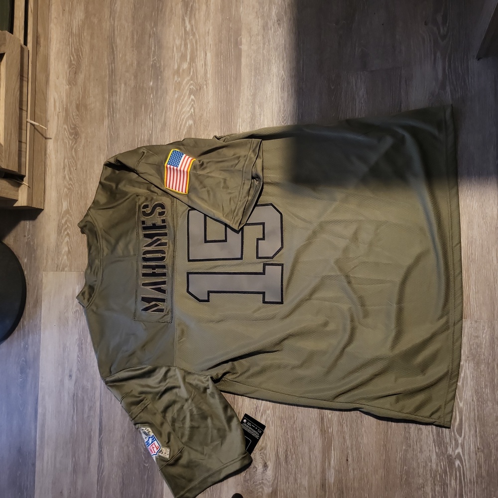 XXL mahomes kansas city chiefs jersey nwt salute to service